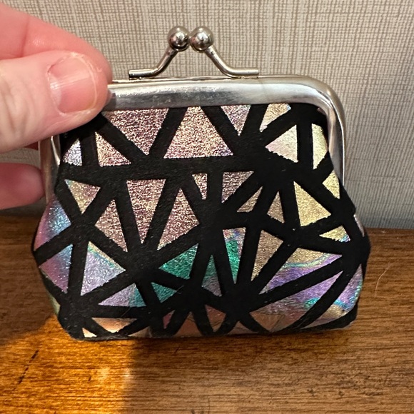 Holographic Geometric Coin Purse - Picture 3 of 3